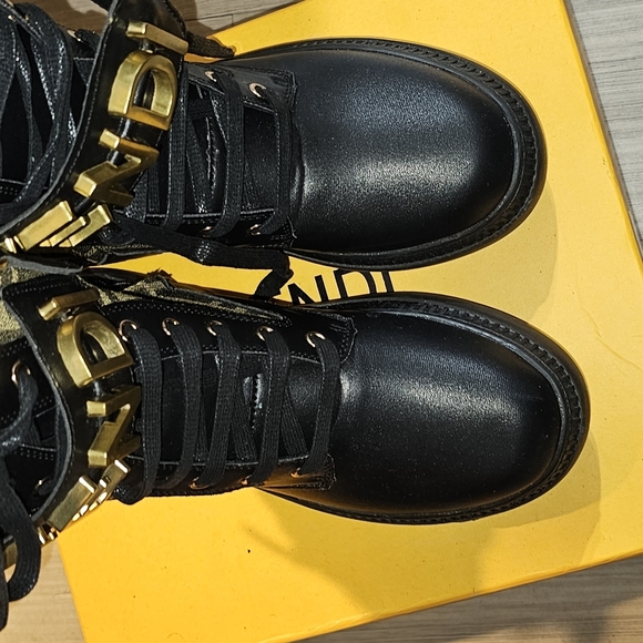 Fendi combat Boots sz 40EU - Picture 6 of 16